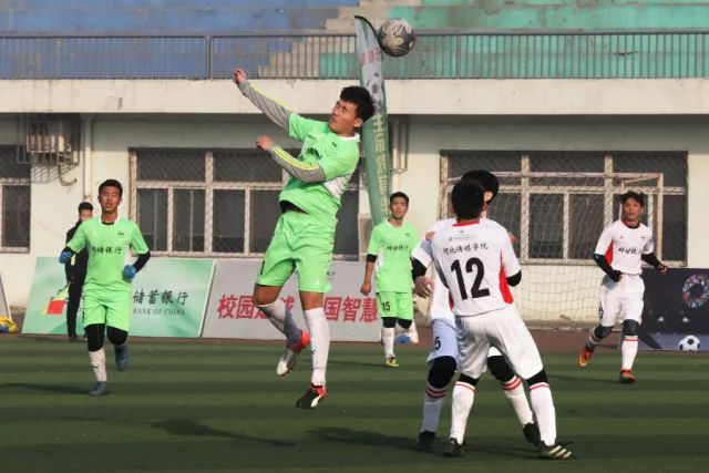 周琦31分曾凡博28+10首钢大胜福建 广东胜广州